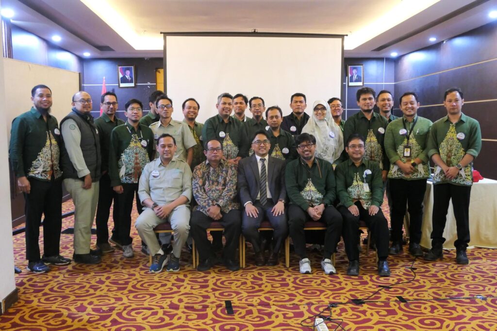 Training Strategic Thinking and Decision Making - PT Kaltim Parna Industri 1