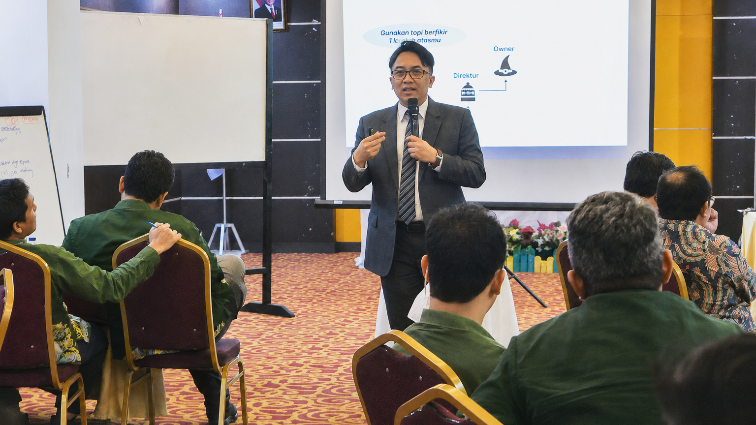 Sesi materi perspective bersama trainer