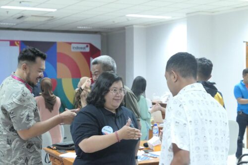 Ice breaking seru dipandu oleh fasilitator