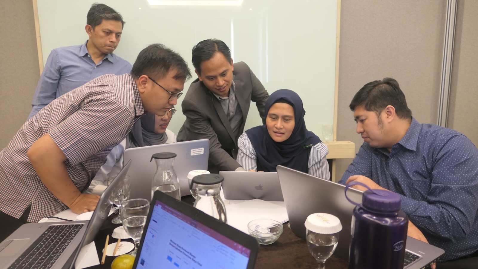 praktek presentasi peserta training Training Privat 2026 71