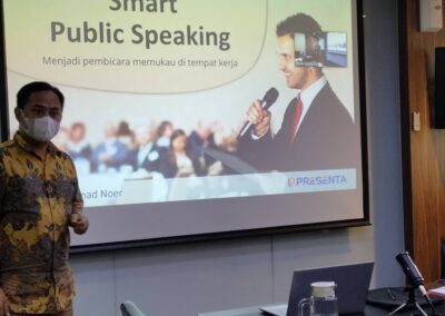 Training Smart Public Speaking - PT Danayasa Arthatama 9